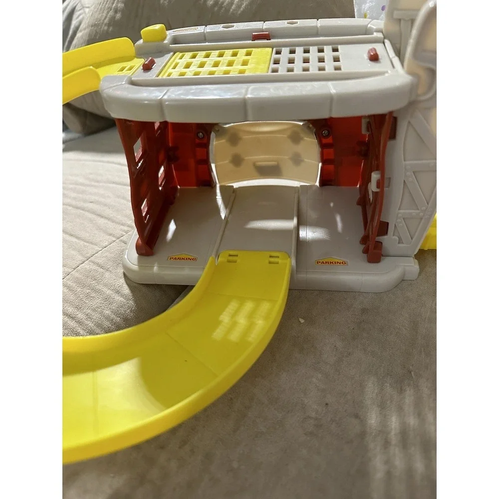 Vintage 2002 Tonka Town Fire Station- READ